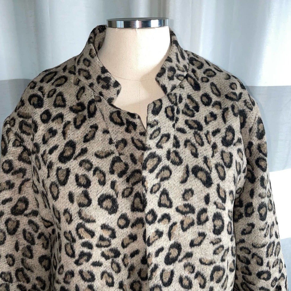 Lucy Avenue Leopard Animal print open front Coat XXL EUC - Picture 3 of 11